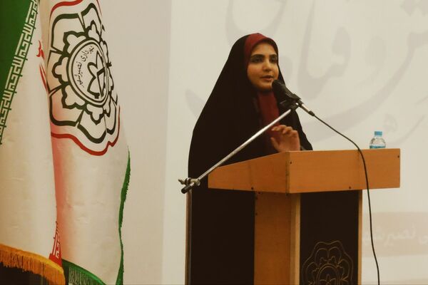 اختتامیه هفته پژوهش شهرداری نصیرشهر با رونمایی از کتاب «اردک دیوانه»  