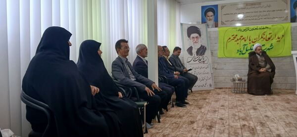 دیدار تعاونی‌گران شهرستان خلیل‌آباد با امام جمعه در هفته تعاون