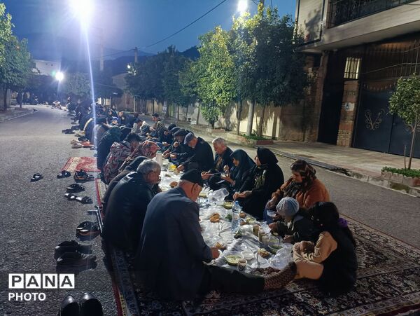 سفره افطاری خیابانی و تجمع منتقمین رهبر شهید در روستای ریحان‌آباد گلوگاه