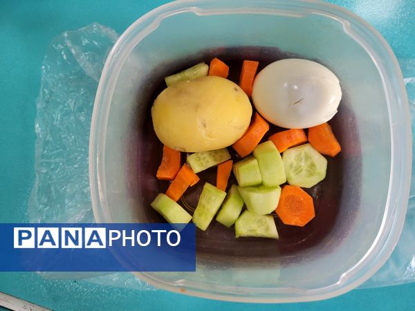 صبحانه سالم به‌مناسبت روز غذای سالم در دبستان مصلی نژاد حضرت زینب(س)