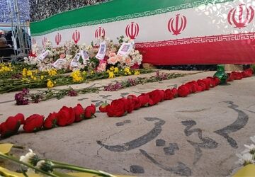 یاد‌بود معلمان شهید در‌ امامزاده اسماعیل شهریار