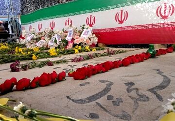 یاد‌بود معلمان شهید در‌ امامزاده اسماعیل شهریار