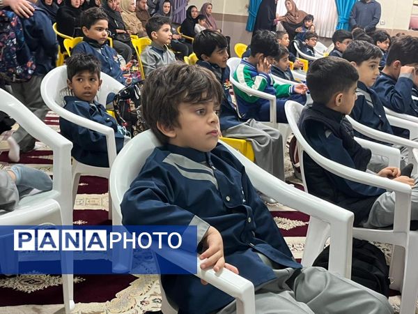 نواختن زنگ شکوفه‌ها در دبستان شاهد پسران شهرستان محمودآباد