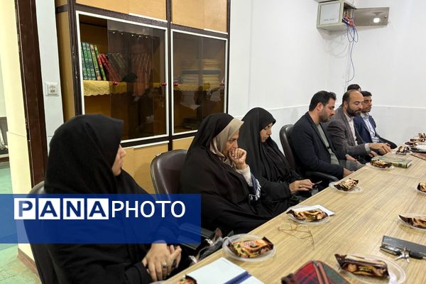 جلسه ستاد برگزاری جشنواره قرآنی قله نور در شهرستان اسلامشهر