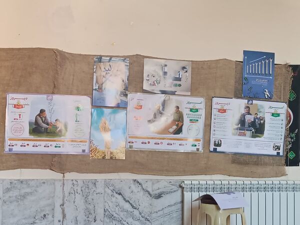 برپایی نمایشگاه مدرسه انقلاب در دبیرستان شهید رجایی
