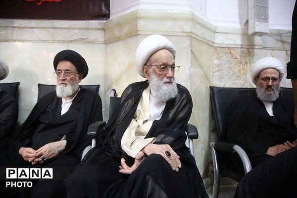 مراسم بزرگداشت قائد شهید امت در حرم حضرت معصومه(س)