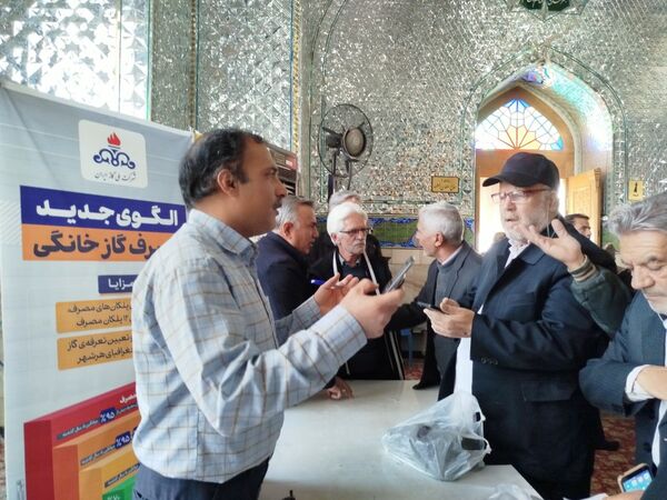 میز خدمت نماز جمعه کاشمر با حضور کارکنان شرکت گاز