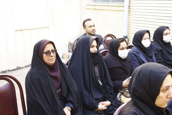 تجلیل از معلولان ذهنی و مربیان دلسوز در مرکز "دختران نیلوفر" فیروزکوه