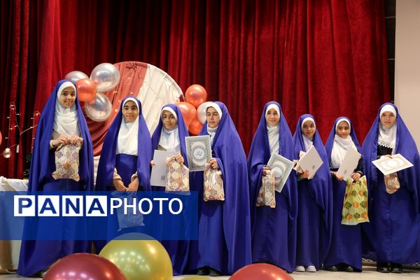 جشن نه سالگی خانواده بزرگ سرود  اسوه در ملارد 