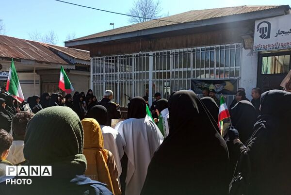 بر پا نگه داشتن مکتب زینب(س) توسط بانوان خشکبیجاری