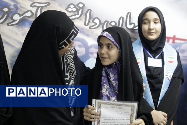 دیدار نماینده مردم ساری و میاندرود در مجلس شورای اسلامی با دانش‌آموزان مازندران