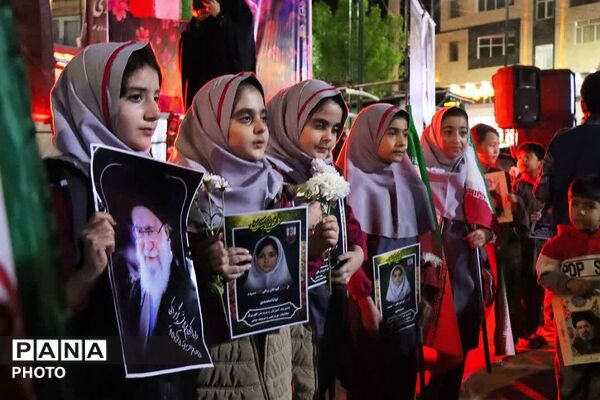 گرامیداشت چهلمین روز شهادت رهبر شهید و دانش‌آموزان میناب در باقرشهر 