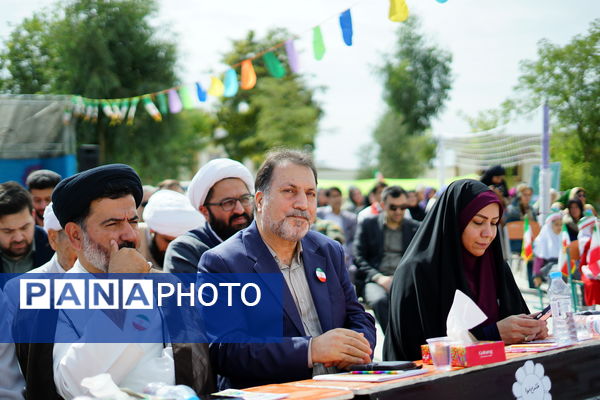 غنچه‌های دانش در نخستین روز مدرسه شکفتند