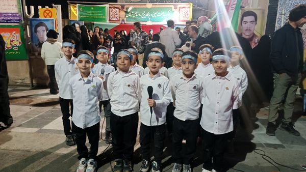 اجرای گروه های سرود در شهرستان کاشمر 