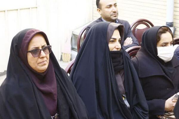 تجلیل از معلولان ذهنی و مربیان دلسوز در مرکز "دختران نیلوفر" فیروزکوه