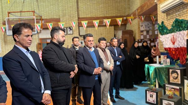 بازدید دبیر قرارگاه عدالت تربیتی از نمایشگاه «ایرانمون» در بوشهر
