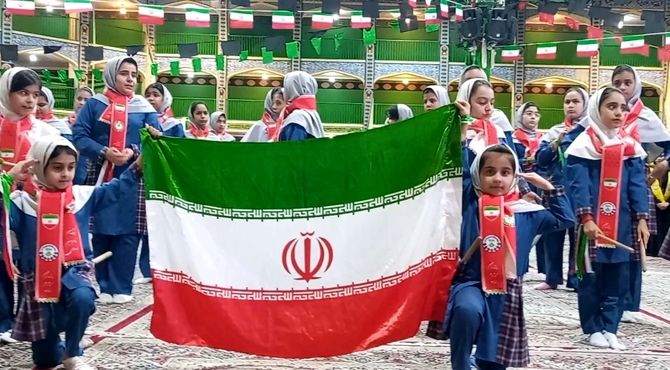 اجرای باشکوه پیرامید به مناسبت سالروز تاسیس سازمان دانش آموزی در یزد 