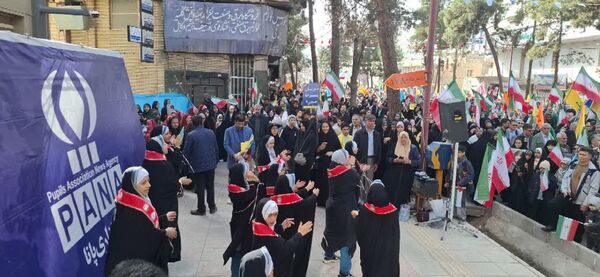 غرفه خبرگزاری پانا، وعده دیدار دانش‌آموزان در راهپیمایی 22 بهمن
