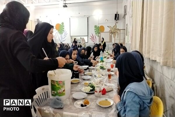 ضیافت افطاری در آموزشگاه شهید مجید دهنوی نیشابور