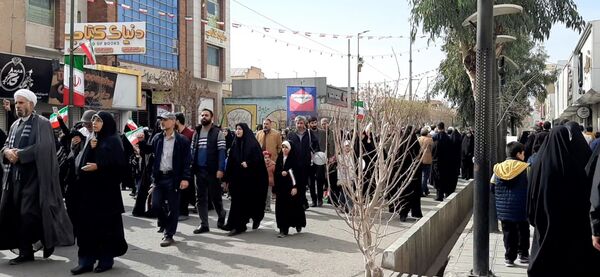 جلوه هایی از راهپیمایی جشن پیروزی انقلاب در شهر قم