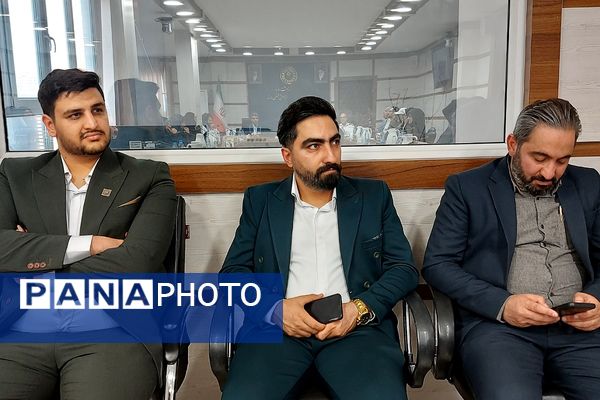نشست فصلی و توان افزایی مأمورین و مسئولین سازمان دانش‌آموزی شهرستان‌های استان تهران 