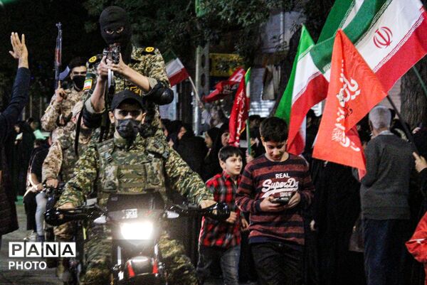 قاب‌هایی از همبستگی مردم زنجان در هفته دفاع مقدس