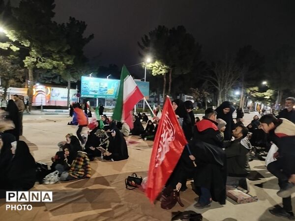  لحظه تحویل سال و تجدید بیعت با رهبر معظم انقلاب اسلامی 