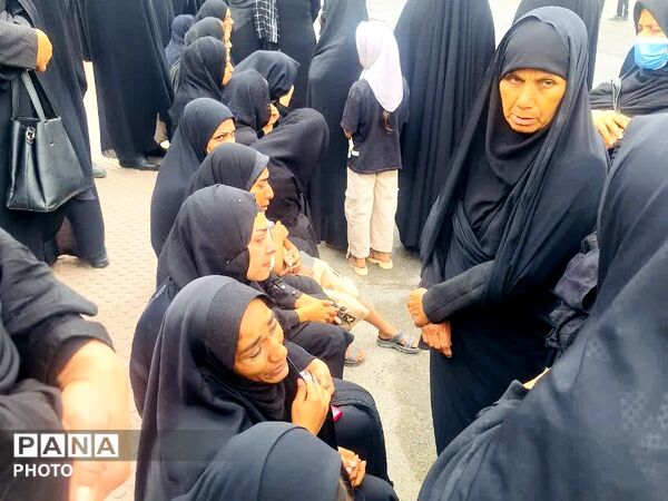تشییع «شهیده فاطمه طاهری فرد» مدیر دبستان میناب در جیرفت