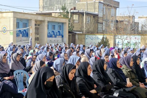 جشن سالگرد پیروزی انقلاب اسلامی در مدارس شهرستان صحنه