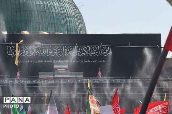 روایت  اشک‌ و دلدادگی  در مصلی