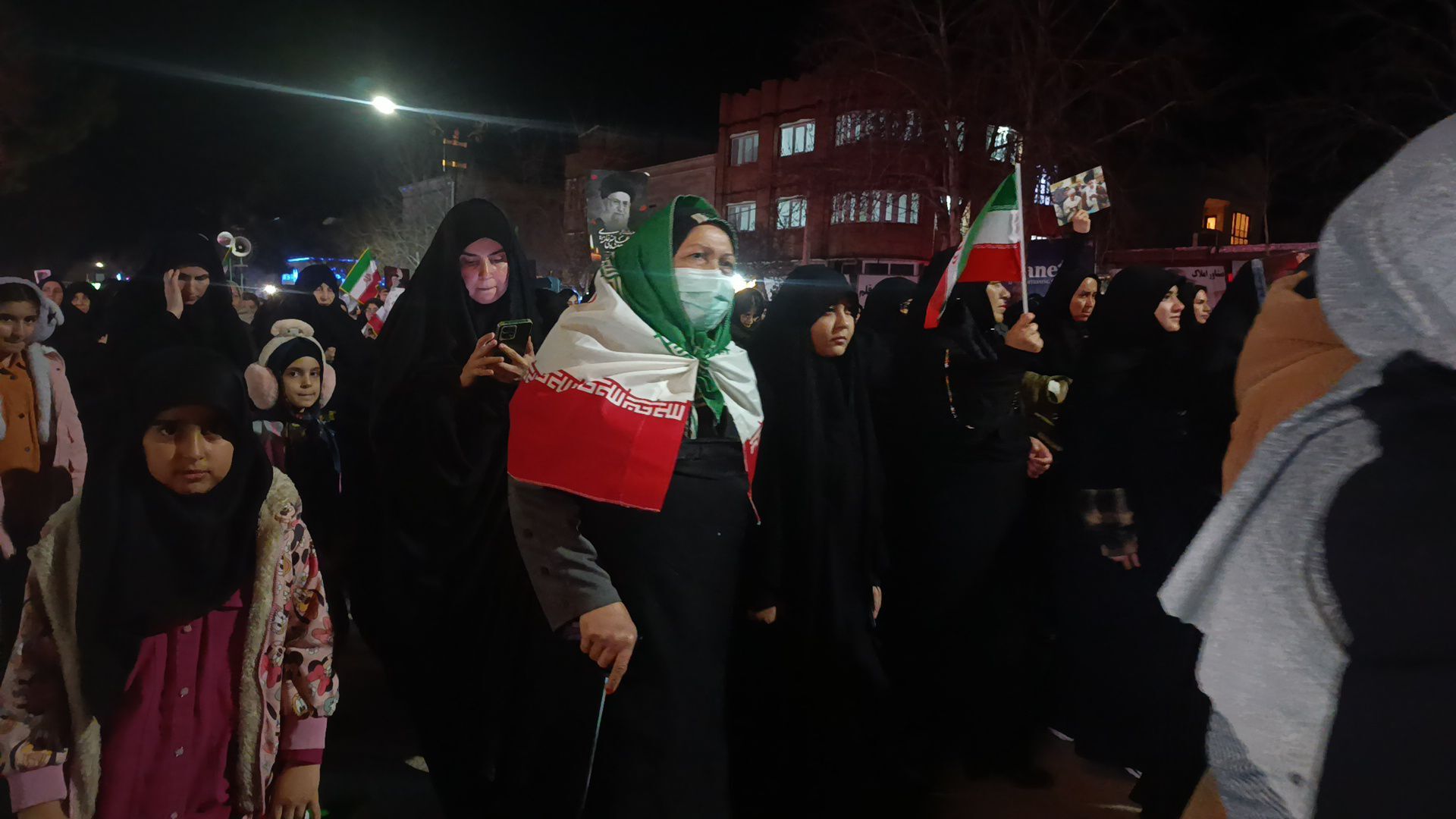 حضور پرشور مردم انقلابی آشخانه در عزاداری رهبر انقلاب