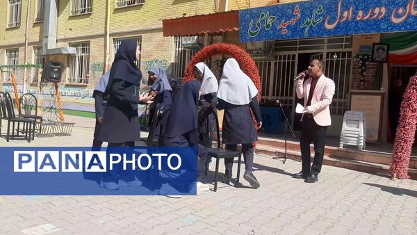 بزرگداشت هفته‌ دفاع مقدس در دبیرستان شاهد شهید حمامی