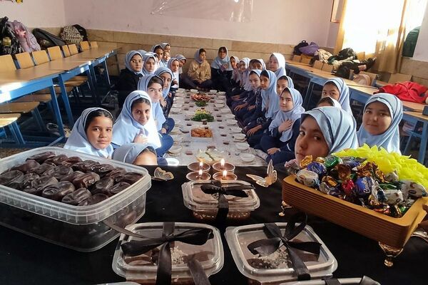 طنین نوای عشق و عزا؛ مراسم عزاداری دهه دوم فاطمیه در مدارس بهارستان‌دو