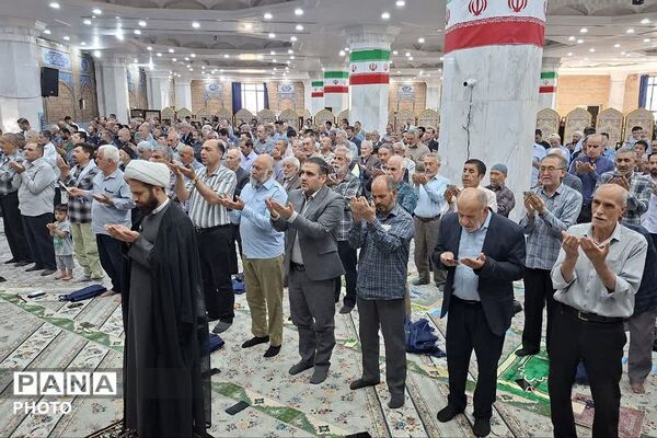 شکوه بندگی در نماز عید قربان باقرشهر 