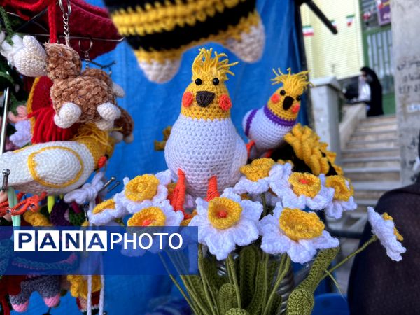 بازارچه دهه فجر در شهرک ینگی امام ساوجبلاغ 