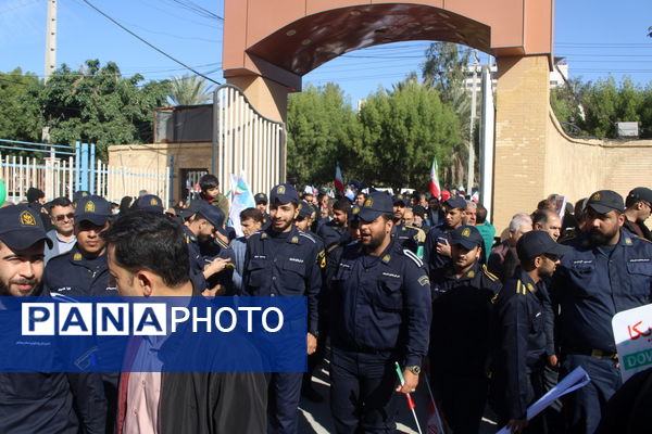 شکوه حضور مردم بوشهر در راهپیمایی ۲۲ بهمن