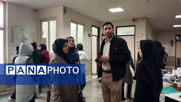 نمایشگاه دست‌سازه در دبیرستان ذبیح الله هوشیار