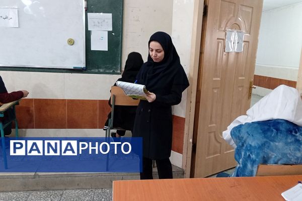 برگزاری امتحانات نوبت اول در دبیرستان دخترانه نرجس باقرشهر 