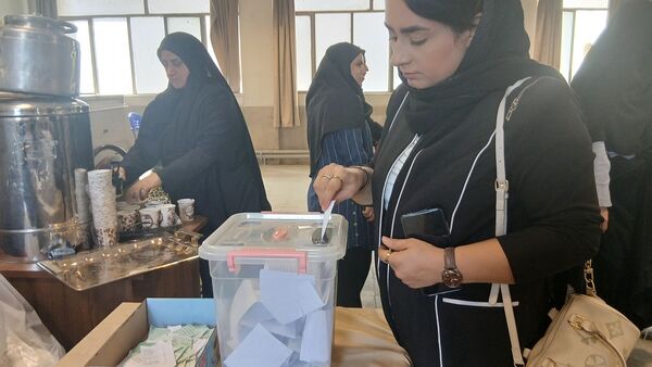 برگزاری انتخابات انجمن اولیا و مربیان دبیرستان فاطمیه ناحیه یک کرج