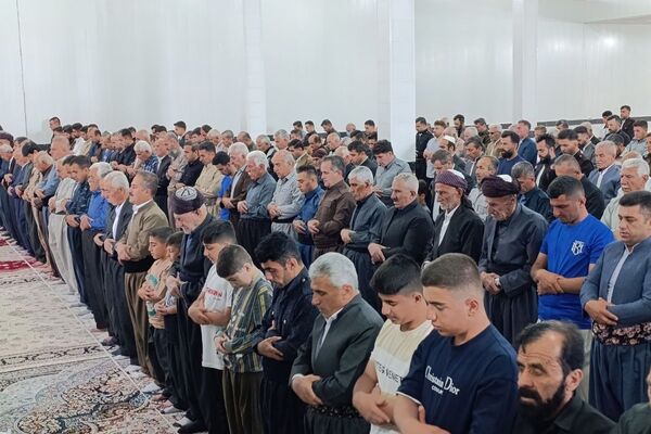 نماز عید سعید قربان در ثلاث باباجانی