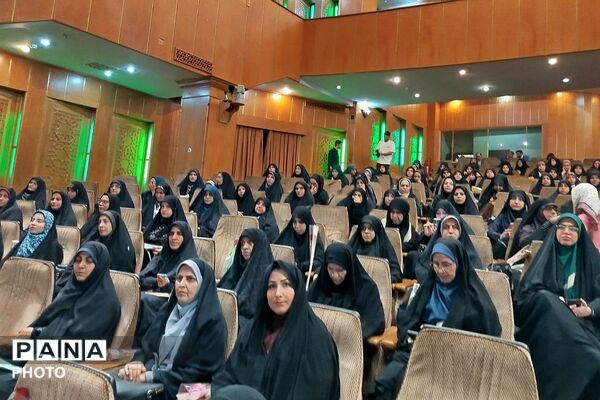 همایش یادواره شهدای معلم جنگ رمضان در ناحیه دو شهرری 