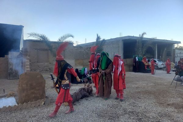 اجرای تعزیه شهادت حضرت زهرا (س) در روستای ظفرآباد شیراز