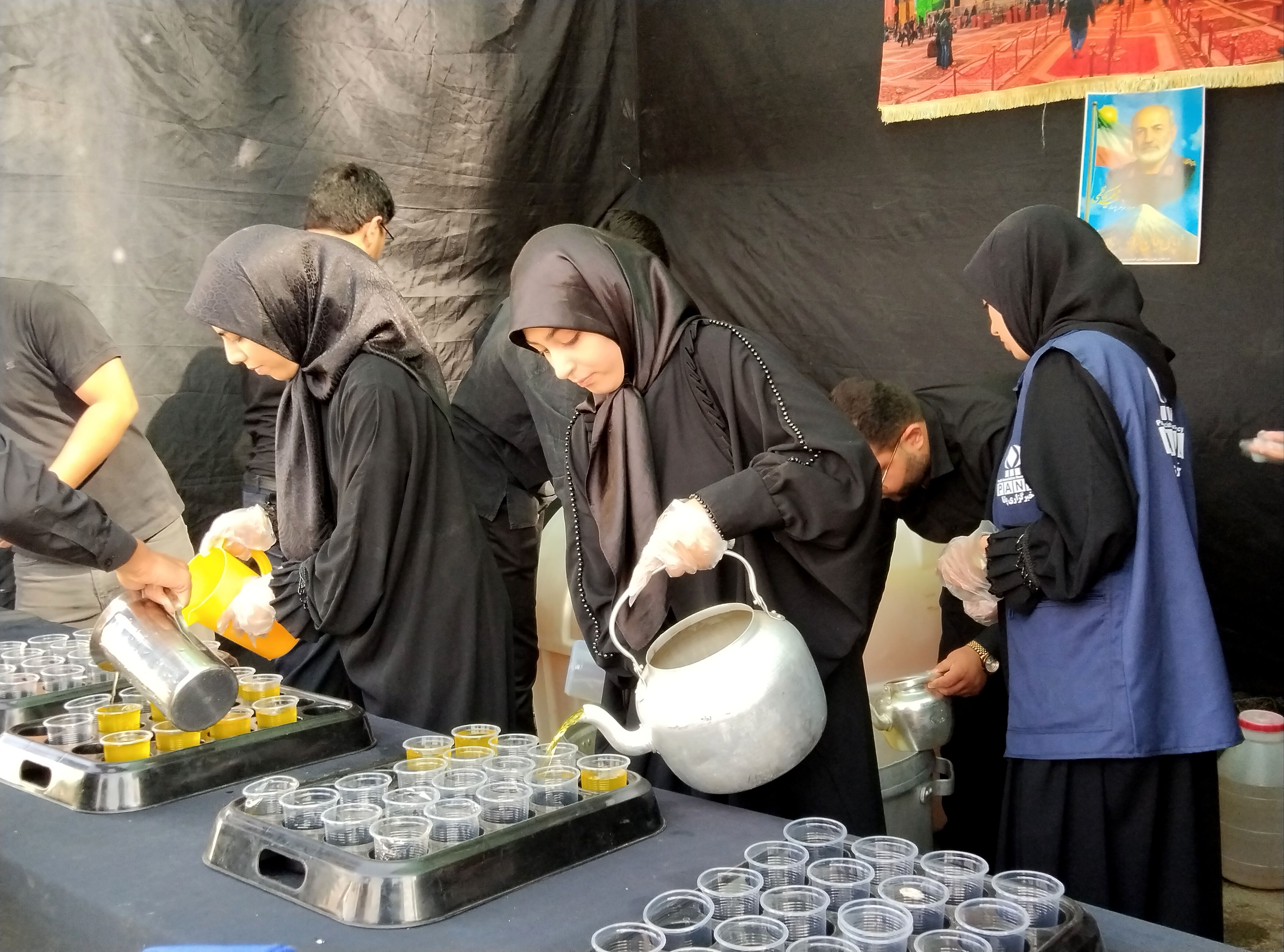 خدمت‌رسانی موکب‌‌های سازمان دانش‌آموزی و اداره‌کل آموزش و پرورش خراسان جنوبی به زائران جامانده اربعین در بیرجند