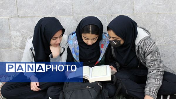 برگزاری جلسات انس با قرآن در دبیرستان دخترانه معلم 