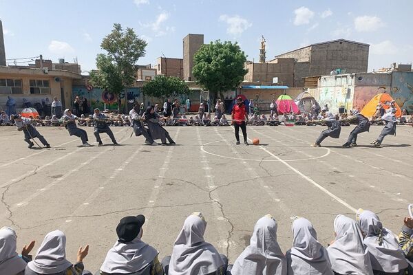 برگزاری اردون مدرسه‌ای در دبستان دخترانه آیت‌الله مرعشی نجفی قلعه نو کهریزک 