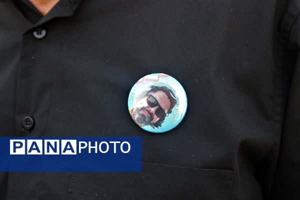 جلوه‌های حماسی از حضور نوجوانان قمی در مراسم تشییع شهدا 