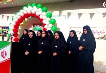 طنین زنگ انقلاب در دبیرستان سما شهرستان گرمسار