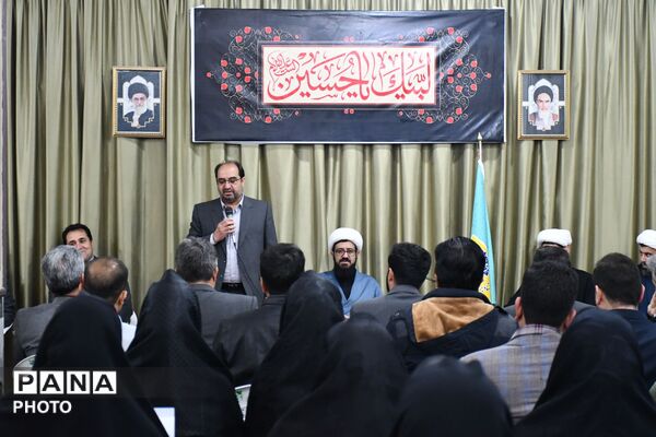  بیعت فرهنگیان آموزش و پرورش مه ولات با رهبر جمهوری اسلامی ایران