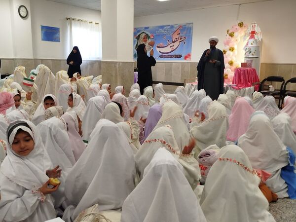 جشن تکلیف برای ۳۶۰ دانش‌آموز پایه سوم شهرستان فاروج