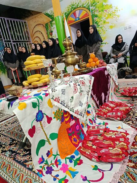جشن یلدا در دبیرستان نمونه اندیشه 